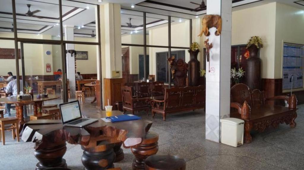 Lankham Hotel Pakxé Zewnętrze zdjęcie